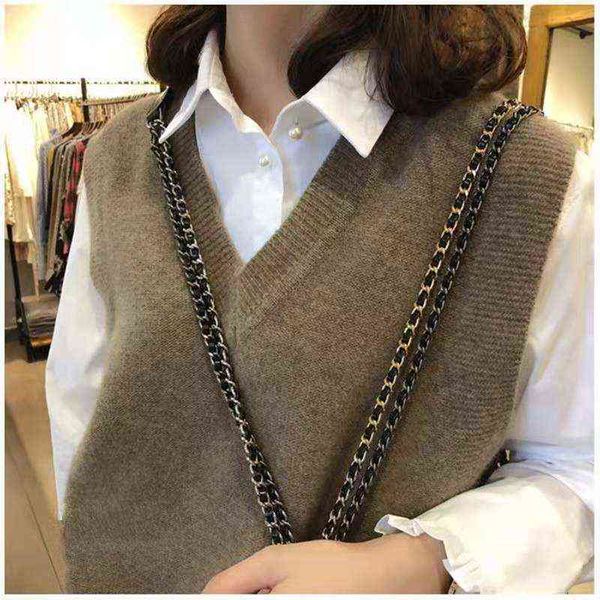autumn and winter 2021 korean wool vest women's thickened loose v-neck pullover sleeveless sweater waistcoat, Black;white
autumn and winter 2021 korean wool vest women's thickened loose v-neck pullover sleeveless sweater waistcoat, Black;white