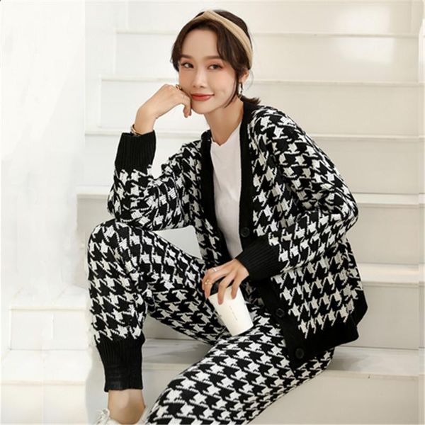 houndstooth vintage two piece sets outfits women autumn cardigan and mini pants suits elegant ladies fashion 2 piece sets, White
houndstooth vintage two piece sets outfits women autumn cardigan and mini pants suits elegant ladies fashion 2 piece sets, White