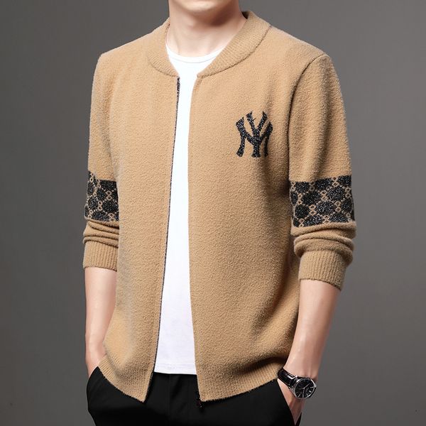 2021 men's autumn winter fashion jacquard middle-aged and youth baseball collar coat casual sweater men, Black
2021 men's autumn winter fashion jacquard middle-aged and youth baseball collar coat casual sweater men, Black