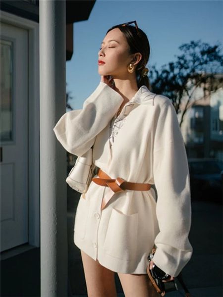 2021 new incio da primavera solto feminino camisola casaco senhoras meados comprimento de malha cardigan outwear superior malhas femininas k, White;black
2021 new incio da primavera solto feminino camisola casaco senhoras meados comprimento de malha cardigan outwear superior malhas femininas k, White;black