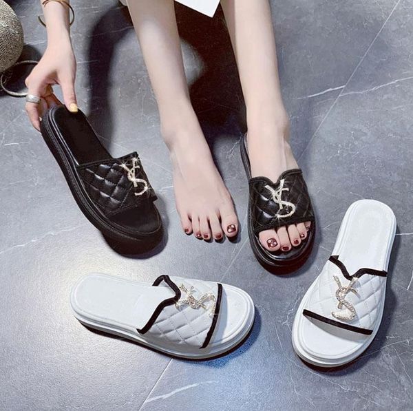 sandals luxury design women slippers letter decoration leather non-slip wear-resistant beach shoes casual for, Black
sandals luxury design women slippers letter decoration leather non-slip wear-resistant beach shoes casual for, Black