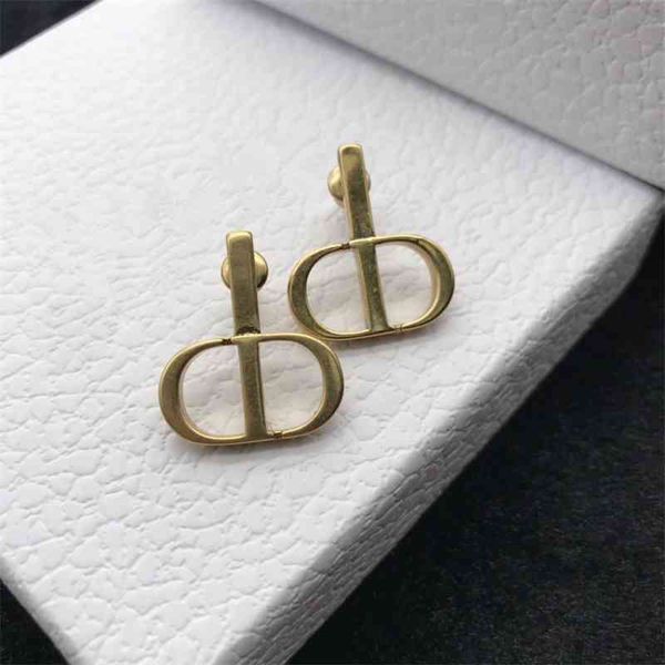 70% off outlet online family's new letter earrings in autumn and winter 2021 earrings silver needles, Golden
70% off outlet online family's new letter earrings in autumn and winter 2021 earrings silver needles, Golden