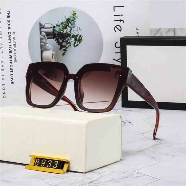 luxury designer sunglasses women men brand good quality fashion metal oversized vintage female male uv400., White;black
luxury designer sunglasses women men brand good quality fashion metal oversized vintage female male uv400., White;black