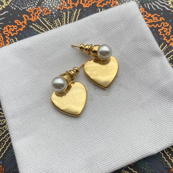 luxury design love earrings fashion for woman trend retro 925 silver pin earring letter jewelry supply
luxury design love earrings fashion for woman trend retro 925 silver pin earring letter jewelry supply