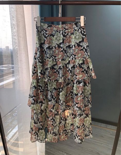 2021 new 100% chique de seda novas mulheres midi saia plissado floral impresso senhoras frias sweear saias longas roupas femininas wiwo, Black
2021 new 100% chique de seda novas mulheres midi saia plissado floral impresso senhoras frias sweear saias longas roupas femininas wiwo, Black