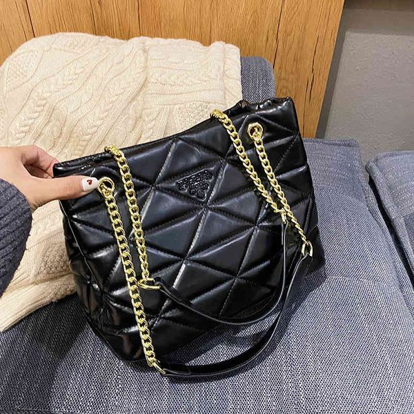 evening bags 66% off lingge embroidered thread female new fashion trend large capacity one shoulder tote bag versatile messenger bag
evening bags 66% off lingge embroidered thread female new fashion trend large capacity one shoulder tote bag versatile messenger bag