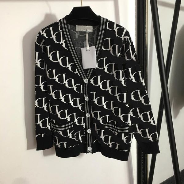 luxury letter jacquard women sweaters fashion v neck knit cardigan winter soft touch girls brand sweater, White;black
luxury letter jacquard women sweaters fashion v neck knit cardigan winter soft touch girls brand sweater, White;black