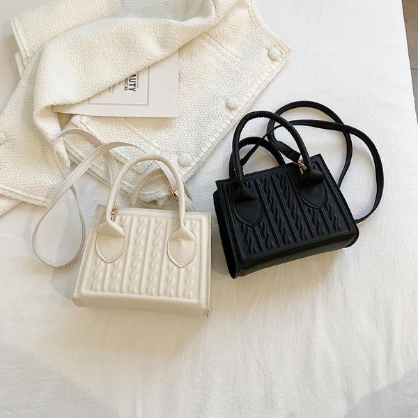 evening bags fashion women shoulder bag solid color pu messenger casual ladies geometric embossing design handbags college style
evening bags fashion women shoulder bag solid color pu messenger casual ladies geometric embossing design handbags college style
