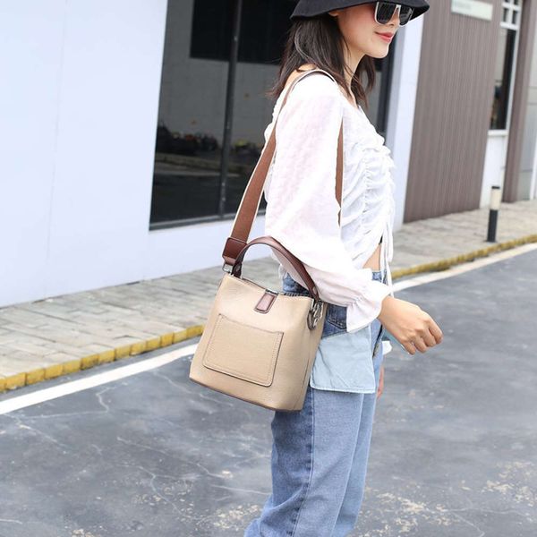 bag women 2021 leather fashion bucket bag simple and versatile one shoulder msenger portable women's 63226
bag women 2021 leather fashion bucket bag simple and versatile one shoulder msenger portable women's 63226