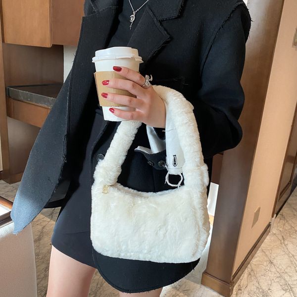 casual shoulder bags for women 2021 autumn winter plush sac handbag female underarm bags soft warm fur baguette bag bolsos mujer
casual shoulder bags for women 2021 autumn winter plush sac handbag female underarm bags soft warm fur baguette bag bolsos mujer