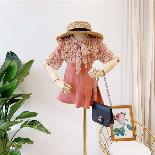 with chiffon floral girls' suit skirt 21 summer new children's wear 3-8 years old, White
with chiffon floral girls' suit skirt 21 summer new children's wear 3-8 years old, White