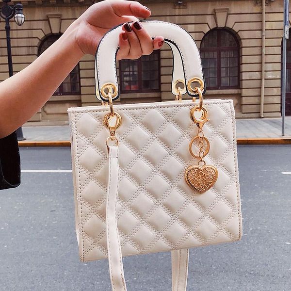 evening bags tote bag 2021 fashion women's handbag lingge chain ladies crossbody shoulder clutches
evening bags tote bag 2021 fashion women's handbag lingge chain ladies crossbody shoulder clutches