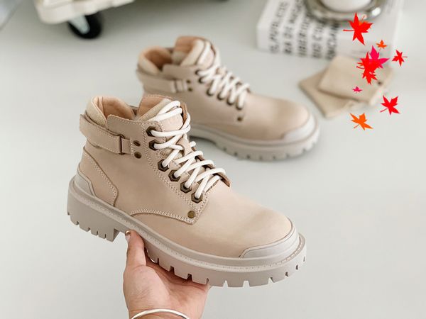 2022 leather boots ladies short ankle cowskin boot autumn winter chunky heel martin booties fashion camfortable shoes with box size 35-40 -h, Black
2022 leather boots ladies short ankle cowskin boot autumn winter chunky heel martin booties fashion camfortable shoes with box size 35-40 -h, Black