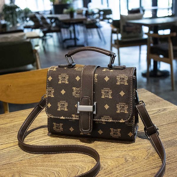 single shoulder bag feminine printed postman 2021 fashionable personalized waterproof msenger
single shoulder bag feminine printed postman 2021 fashionable personalized waterproof msenger