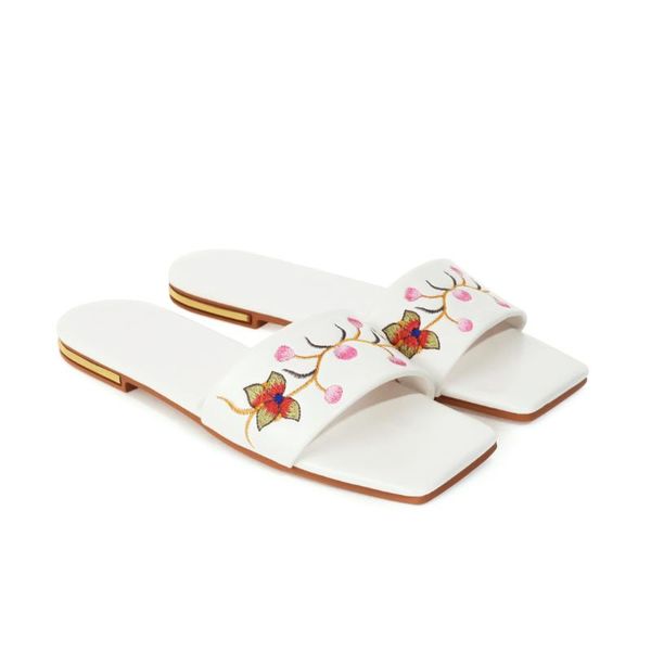 new 2021 ladies summer outside modern slippers for women flats synthetic leather peep toe white black flower fashion slippers
new 2021 ladies summer outside modern slippers for women flats synthetic leather peep toe white black flower fashion slippers