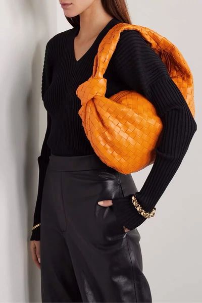 genuine leather evening knot bag manual weave real leathers knit shoulder bags large volume woman high-quality designer totes
genuine leather evening knot bag manual weave real leathers knit shoulder bags large volume woman high-quality designer totes