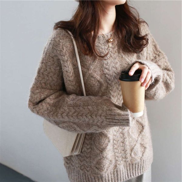 lazy women's pullover loose round neck thick thread twist autumn and winter korean beibai sweater, White;black
lazy women's pullover loose round neck thick thread twist autumn and winter korean beibai sweater, White;black