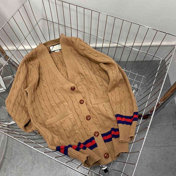 high version autumn 21, xiao zhan's same wool cardigan twist ribbon os college coat for men and women, White;black
high version autumn 21, xiao zhan's same wool cardigan twist ribbon os college coat for men and women, White;black