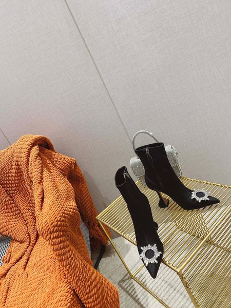 amina luxury casual ankle boot suede leather pointy classic high heel zipper sun butterfly size 35-42, Black
amina luxury casual ankle boot suede leather pointy classic high heel zipper sun butterfly size 35-42, Black