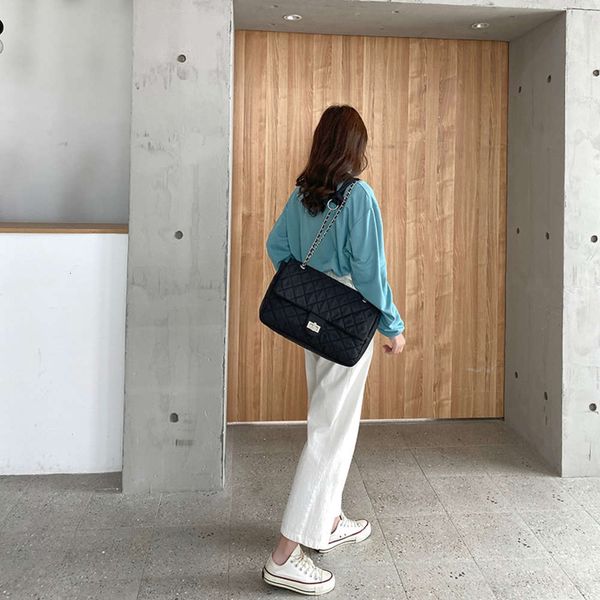 fashion women's 2021 new lingge large capacity nylon chain strap messenger shoulder portable tote bag
fashion women's 2021 new lingge large capacity nylon chain strap messenger shoulder portable tote bag