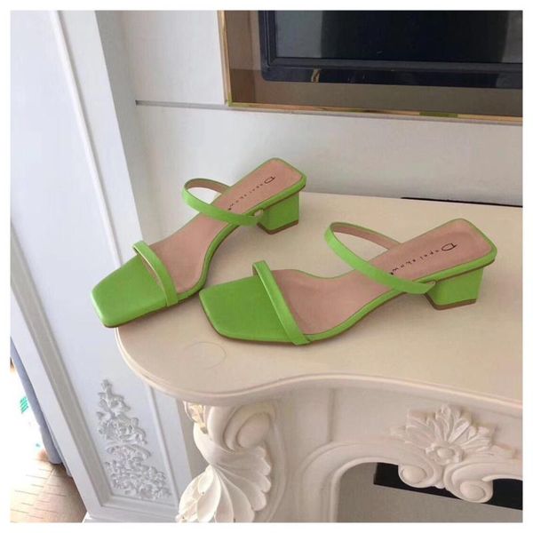 2021 new summer slippers low heels slides female peep toe square heel slipper brand sandals women slipper big size 41 flip flops, Black
2021 new summer slippers low heels slides female peep toe square heel slipper brand sandals women slipper big size 41 flip flops, Black