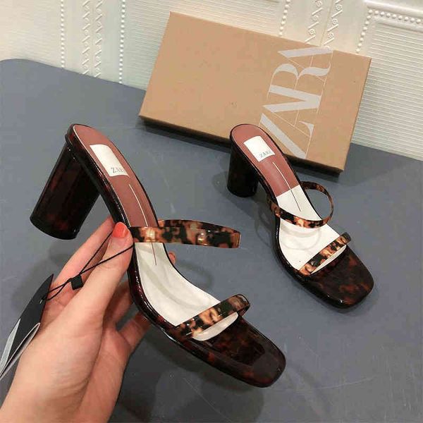 slippers women's shoes new thick heel sandals open toe with transparent square mid-high summer fashion fiuv, Black
slippers women's shoes new thick heel sandals open toe with transparent square mid-high summer fashion fiuv, Black