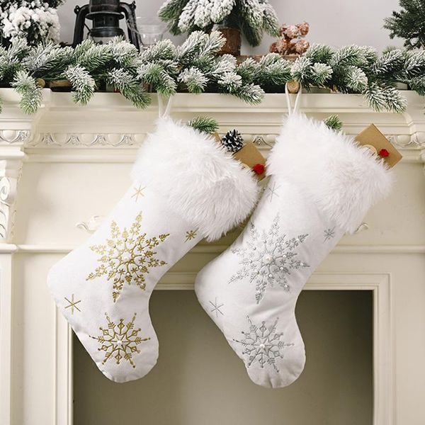 christmas decorations flannel pearl snowflake socks suitable for candy small gift bag 
christmas decorations flannel pearl snowflake socks suitable for candy small gift bag