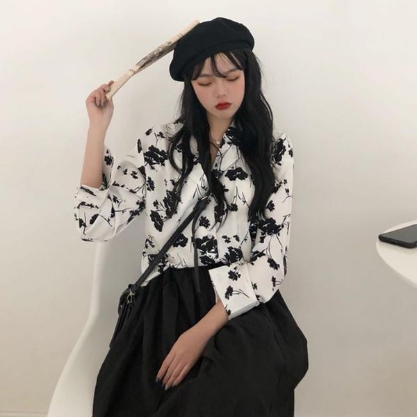 new arrival summer ladies retro temperament suit collar printed shirt women shirt 2021 hot, White
new arrival summer ladies retro temperament suit collar printed shirt women shirt 2021 hot, White