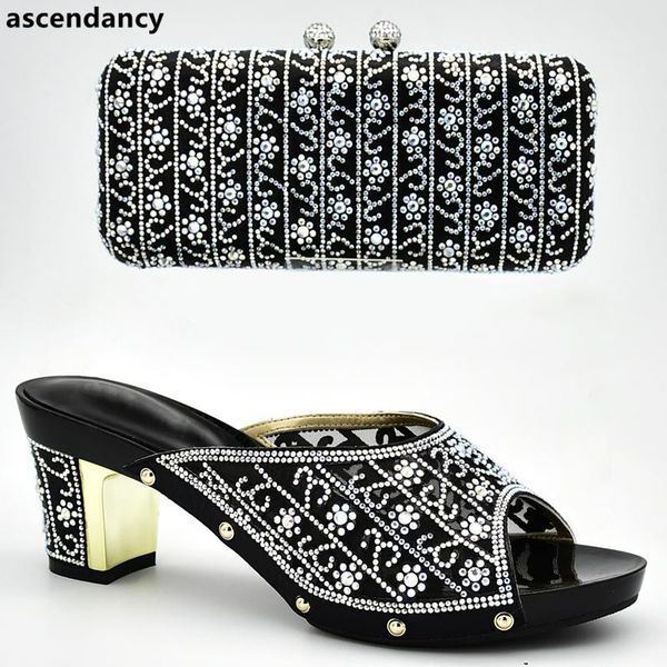 ladies shoes with matching bags set decorated with rhinestone nigerian shoes and matching bags set for wedding slip on pumps, Black
ladies shoes with matching bags set decorated with rhinestone nigerian shoes and matching bags set for wedding slip on pumps, Black