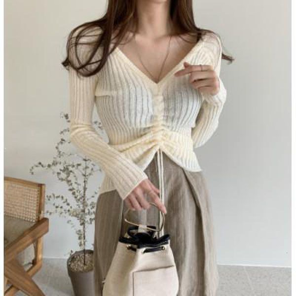 2021 spring autumn pullover sweater women slim long sleeve v neck pull sweaters ladies casual solid knitted lubk, White;black
2021 spring autumn pullover sweater women slim long sleeve v neck pull sweaters ladies casual solid knitted lubk, White;black