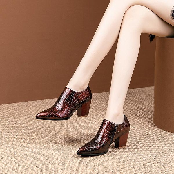 dress shoes british style tip dark grain low heel one shoe two oxford large size, Black
dress shoes british style tip dark grain low heel one shoe two oxford large size, Black