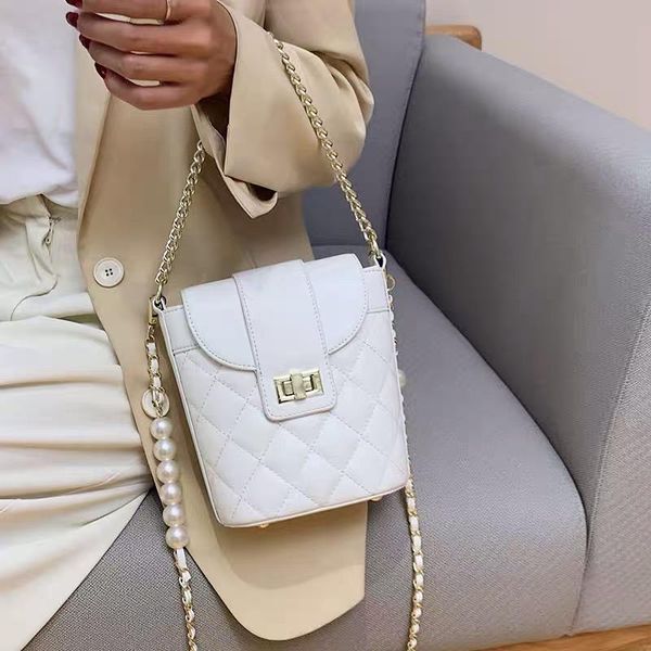 cross body fashion women bag 2021 chain shoulder mini handbag purse diamond check crossbody
cross body fashion women bag 2021 chain shoulder mini handbag purse diamond check crossbody