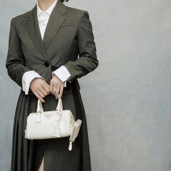 designer bags crossbody bag handbags cross body leather high-capacity evening party shopping business occasions two colors with original box
designer bags crossbody bag handbags cross body leather high-capacity evening party shopping business occasions two colors with original box