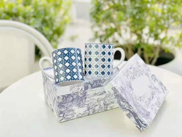 2021 new arrival delicate tartan design handgrip coffee cup set concise style coffee mugs couples mugs 2 cups/set with gift box
2021 new arrival delicate tartan design handgrip coffee cup set concise style coffee mugs couples mugs 2 cups/set with gift box