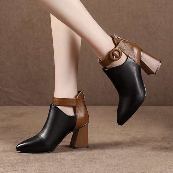 autumn and winter thick pointed color matching children's belt buckle fashion women's high heel back zipper martin boots, White;red
autumn and winter thick pointed color matching children's belt buckle fashion women's high heel back zipper martin boots, White;red