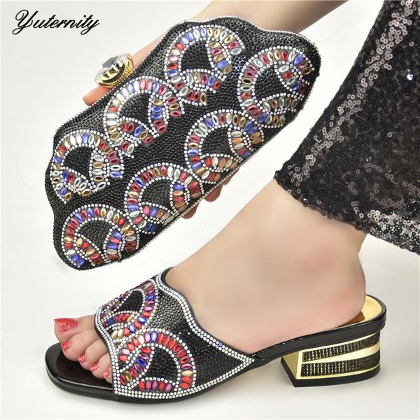 dress shoes african style black color high heels and bag set for party fashion decorated with rhinestone pumps
dress shoes african style black color high heels and bag set for party fashion decorated with rhinestone pumps