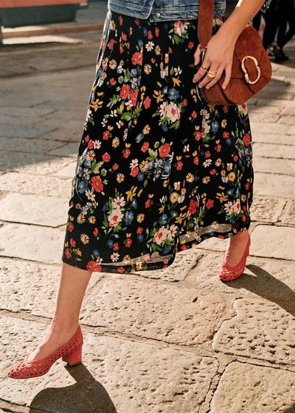skirts holiday style daisy floral print women skirt 2021 spring summer split temperament lady casual, Black
skirts holiday style daisy floral print women skirt 2021 spring summer split temperament lady casual, Black