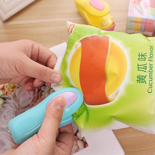 2021 portable household mini heat sealing machine plastic poly resealer battery impulse bag home heat package not se y9w2
2021 portable household mini heat sealing machine plastic poly resealer battery impulse bag home heat package not se y9w2