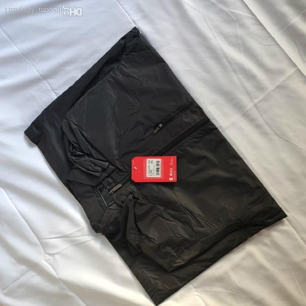 2021 outdoor hooded mens jackets sports windbreaker patchwork embroidery logo coats print zipper hoodies running outwear wholesale 1896, Black;brown
2021 outdoor hooded mens jackets sports windbreaker patchwork embroidery logo coats print zipper hoodies running outwear wholesale 1896, Black;brown