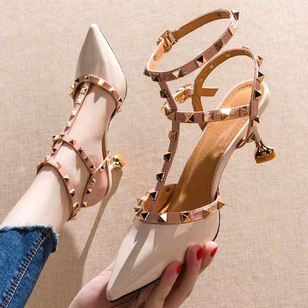 sandals 2021 women pumps summer fashion rivets pointed toe wedding party mid-heel shoes woman zapatos mujer 34-40 p23, Black
sandals 2021 women pumps summer fashion rivets pointed toe wedding party mid-heel shoes woman zapatos mujer 34-40 p23, Black