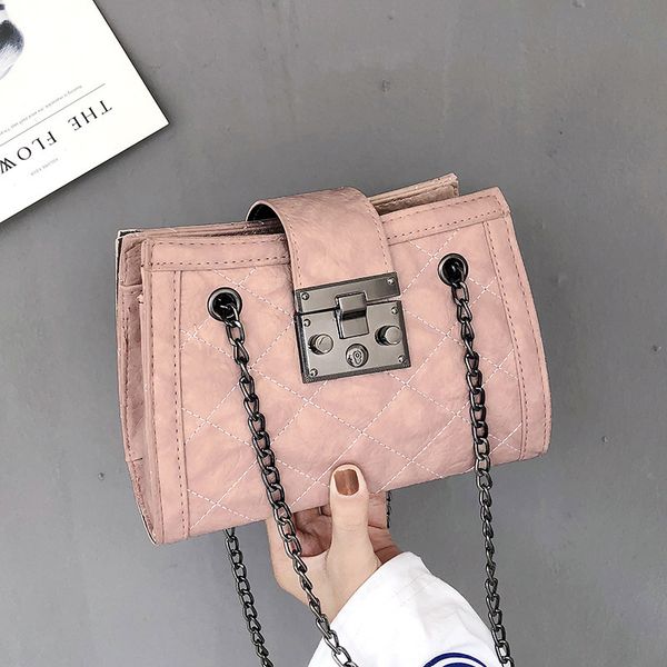factory outlet design women's in autumn 2018 new fashion embroidered thread small square chain strip portable single shoulder diagonal
factory outlet design women's in autumn 2018 new fashion embroidered thread small square chain strip portable single shoulder diagonal