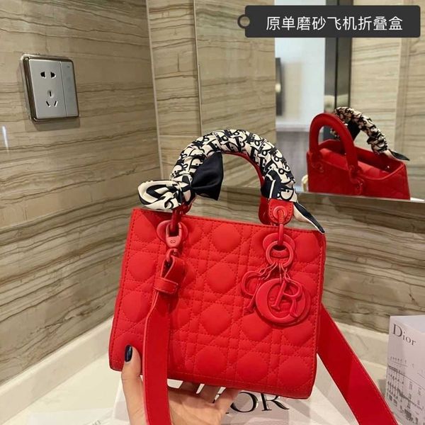 d di ce 2021 casual and fashionable hand-held slung nubuck princess bag women's zly
d di ce 2021 casual and fashionable hand-held slung nubuck princess bag women's zly