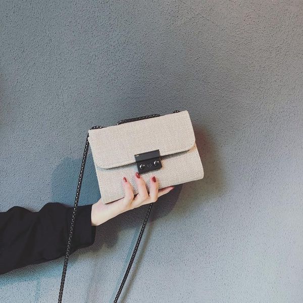 ladies fashion brand designer 2021 new handbag chain messenger bag fashion shoulder bag simple striped popular female
ladies fashion brand designer 2021 new handbag chain messenger bag fashion shoulder bag simple striped popular female
