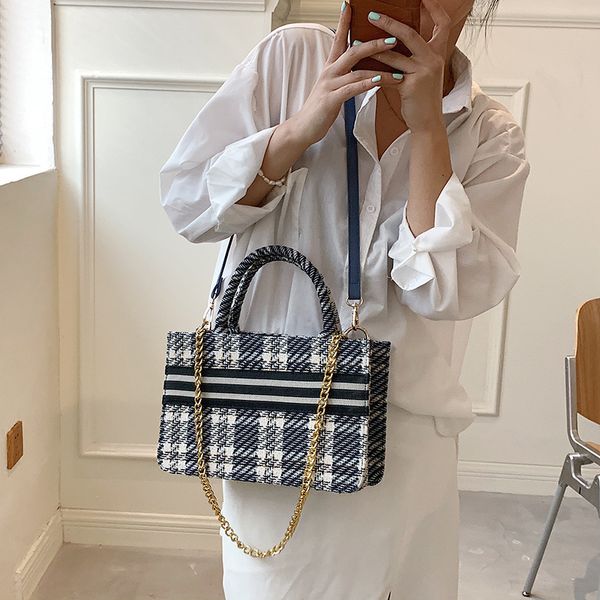 luxury handbags new checkered fashion simple leisure large capacity single shoulder messenger bag large capacity chain women's bag
luxury handbags new checkered fashion simple leisure large capacity single shoulder messenger bag large capacity chain women's bag