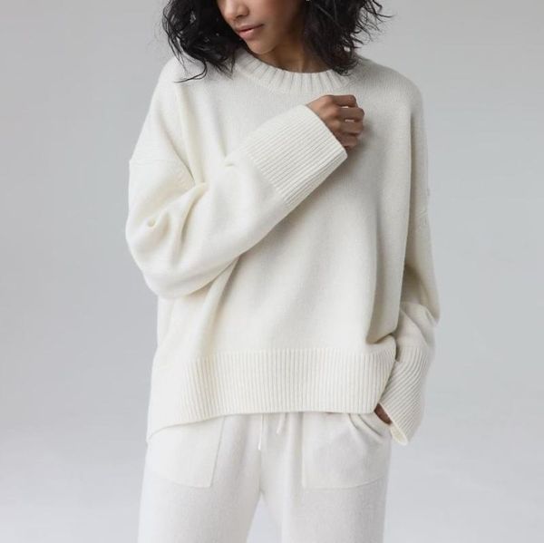 women's sweaters classic pure color knitted causal pullover sweater for autumn and winter, White;black
women's sweaters classic pure color knitted causal pullover sweater for autumn and winter, White;black