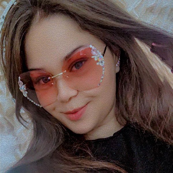fashion rimless sunglasses women brand shades bling rhienstone vintage sun glasses for female eyeglasses oculos, White;black 
fashion rimless sunglasses women brand shades bling rhienstone vintage sun glasses for female eyeglasses oculos, White;black