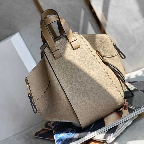 7a+designers known for its elegant and streamlined appearance it's stylish and practical fashion bags 01961300 have to shoulder lant ba
7a+designers known for its elegant and streamlined appearance it's stylish and practical fashion bags 01961300 have to shoulder lant ba