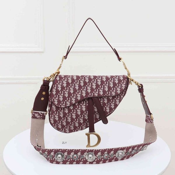 light 2021 summer new old flower series bag women's saddle one shoulder portable messenger trend zly bags
light 2021 summer new old flower series bag women's saddle one shoulder portable messenger trend zly bags