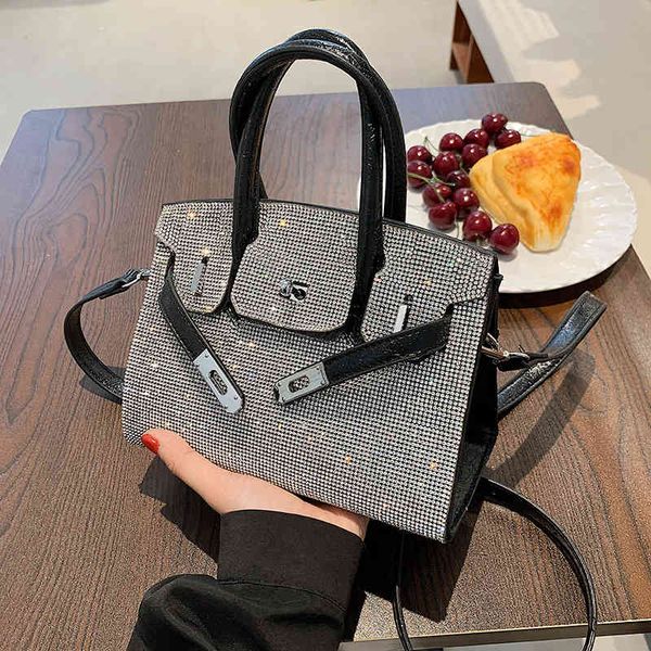 design bag bag, rhinestone, fashion in summer, capacity single shoulder portable messenger bag, foreign style handbag 
design bag bag, rhinestone, fashion in summer, capacity single shoulder portable messenger bag, foreign style handbag
