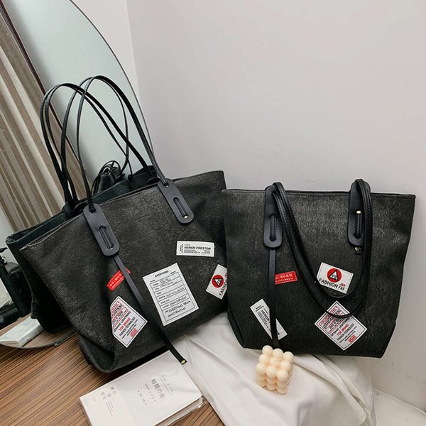hbp luxury designerlarge capacity canvas women's autumn and winter new versatile single shoulder foreign style fashion badge tote bag
hbp luxury designerlarge capacity canvas women's autumn and winter new versatile single shoulder foreign style fashion badge tote bag